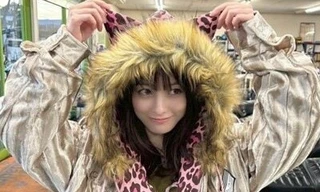 Bức ảnh hậu trường của Kanna Hashimoto với cặp sừng 'viral' cõi mạng