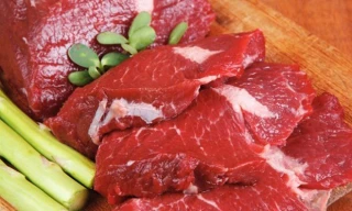 Có cần cắt giảm hoàn toàn thịt trong chế độ ăn để bảo vệ sức khỏe?