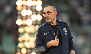 HLV Maurizio Sarri đã quyết định chia tay Chelsea để gia nhập Juventus.