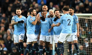 Hat-trick của Raheem Sterling giúp Man City xây chắc ngôi đầu
