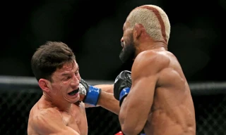 Deiveson Figueiredo ra đòn hạ đo ván đối thủ.