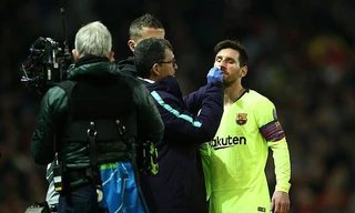 Mục kích pha va chạm khiến Messi đổ máu ở trận gặp M.U