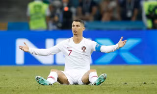 Ronaldo nối dài chuỗi trận ‘tịt ngòi’, Uruguay tái hiện kỳ tích 88 năm