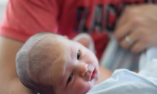 Trường hợp hy hữu, trẻ sơ sinh bị nhiễm HIV từ cha đẻ?