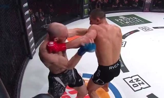 Cú ra đòn của Aaron Pico đã khiến Daniel Carey bị bất tỉnh.