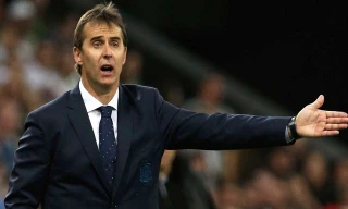 HLV Julen Lopetegui có nguy cơ bị sa thải khi Real đang sa sút nghiêm trọng.