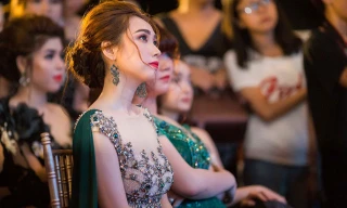 Bạn gái tin đồn xinh đẹp, gia thế “khủng” của thủ môn Bùi Tiến Dũng