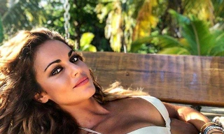 Đường cong ‘gây mê’ của nữ phóng viên thể thao quyến rũ bậc nhất thế giới