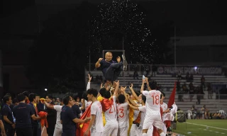 Niềm vui của các cầu thủ Việt Nam.