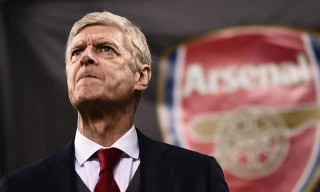 HLV Wenger thừa nhận sai lầm lớn nhất của ông là dẫn dắt Arsenal quá lâu.