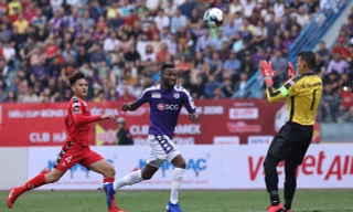 Hoàng Vũ Samson ghi bàn. Ảnh: Zing.