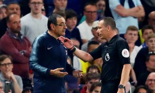 Bị truất quyền chỉ đạo, HLV Sarri bỏ họp báo