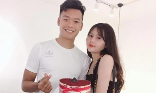 ‘Say nắng’ trước cô bạn gái của trung vệ Nguyễn Thành Chung