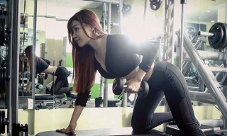 Ngắm đường cong 'gây mê' của bạn gái thủ thành Đặng Văn Lâm