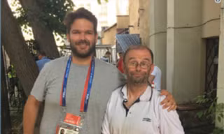 Quên vé ở nhà, CĐV Anh vượt 2.000 dặm 'công cốc'