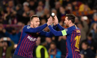Vào tứ kết Champions League, Barca lập siêu kỷ lục