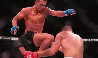 Adam Borics hạ gục đối thủ bằng pha ra đòn cực kỳ đẹp mắt.