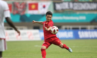 Quang Hải được trang chủ của LĐBĐ châu Á vinh danh.