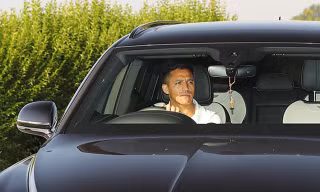M.U đẩy được 'cục nợ' Alexis Sanchez khỏi Old Trafford
