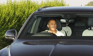 M.U đẩy được 'cục nợ' Alexis Sanchez khỏi Old Trafford