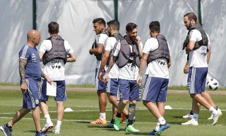 Xem Argentina ‘luyện công’ trước trận cầu sinh tử với Nigeria