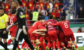 Đội tuyển Việt Nam khiến nhiều người nể phục bằng tinh thần thi đấu quả cảm.