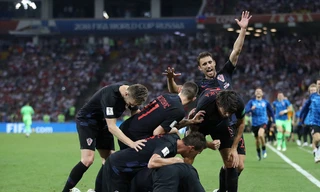 Thắng nghẹt thở tuyển Nga, Croatia lập nhiều kỳ tích