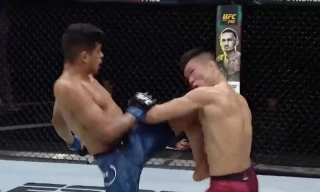 Jonathan Martinez lên gối hạ gục Pingyuan Liu.