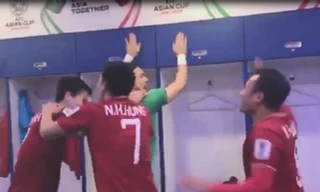 VIDEO: Tuyển Việt Nam ăn mừng chiến thắng trong phòng thay đồ