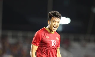 VIDEO: Mục kích Thành Chung đánh đầu gỡ hòa cho U22 Việt Nam