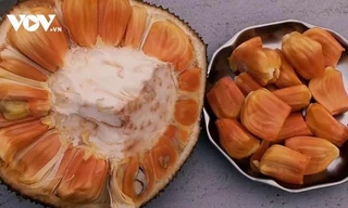 Mít ruột đỏ 'tràn' xuống lề đường, cẩn trọng bị lừa