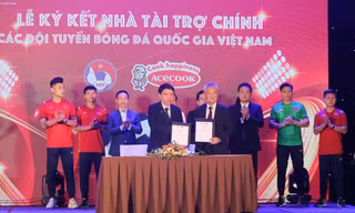 Bóng đá Việt Nam được 'tiếp sức' trước thềm SEA Games 31