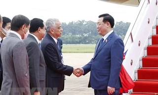Chủ tịch Quốc hội thăm chính thức nước Cộng hòa Dân chủ Nhân dân Lào