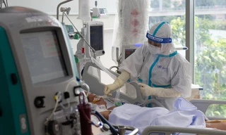 Vì sao 'bác sĩ giả' Nguyễn Quốc Khiêm qua mặt được bác sĩ thật?