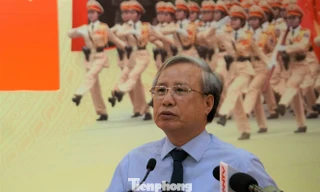 Ông Trần Quốc Vượng - Ủy viên Bộ Chính trị, Thường trực Ban Bí thư.