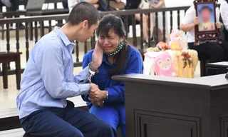 Các bị cáo Tuấn và Lan Anh tại tòa.