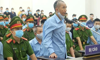 Được nói lời sau cùng, bị cáo Lê Đình Chức - con trai ông Lê Đình Kình nói: "Bị cáo mong gia đình 3 chiến sĩ tha thứ để lương tâm bị cáo được thanh thản phần nào..."