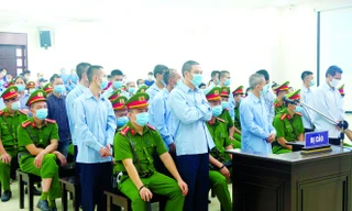 Các bị cáo tại tòa.