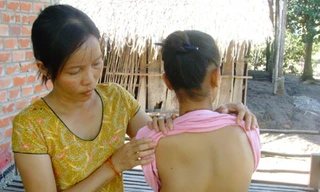 Chị Huệ và cháu Huyền