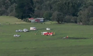 Úc: Máy bay lao xuống bãi cỏ, phi công tử vong