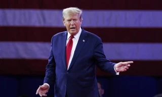 Tổng thống đắc cử Trump dùng chiến lược nào để đối phó với nhóm nước CRINK?