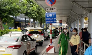 Xử nghiêm 'taxi dù' chèo kéo, ép giá tại sân bay dịp Tết