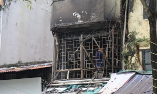 Vụ cháy trên phố cổ: Mẹ chưa biết 2 con đã mất, bố công tác xa chưa về kịp