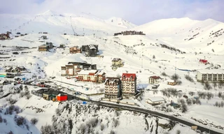 Phát hiện 12 thi thể tại khu trượt tuyết nổi tiếng 