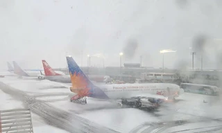 Sân bay khắp nước Anh hỗn loạn 