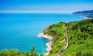 Tour du lịch tàu hỏa đẹp nhất Việt Nam được vinh danh 