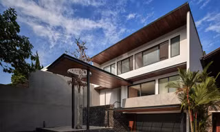 Nhà phố 2 tầng thiết kế ốc đảo xanh thay cho máy lọc không khí 