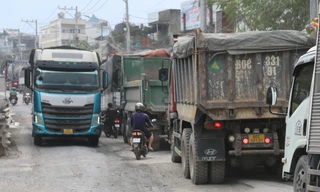 Đường BOT nối Đồng Nai với Bình Dương chi chít ổ gà, ổ voi