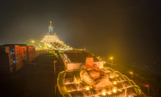 Gần 6.700 viên đá tác tạo Tôn tượng Bồ Tát Di Lặc khu du lịch núi Bà Đen 