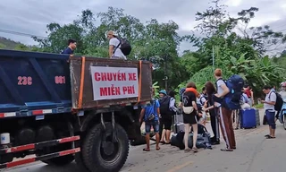 Nhiều du khách 'mắc kẹt' vì cung đường du lịch Mã Pì Lèng sạt lở 